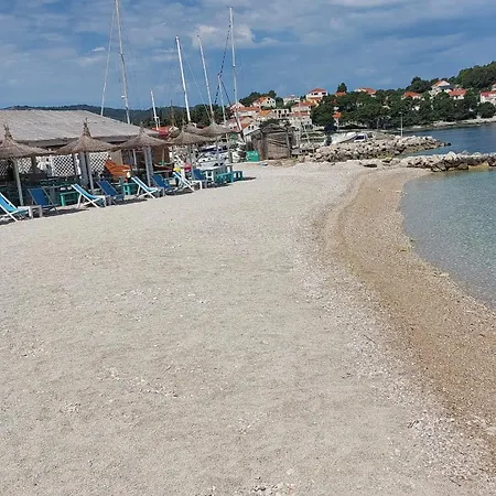 Real Vacation Apartment Lumbarda